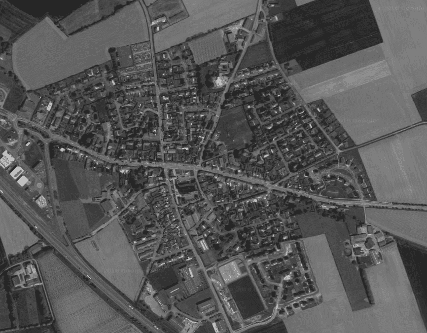 ANCIEN SDIS ET TERRAIN DE FOOTBALL METEREN